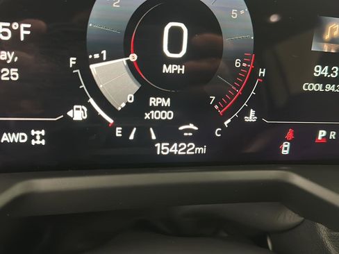 Used 2025 GMC Acadia Denali w/ Super Cruise Package image 12