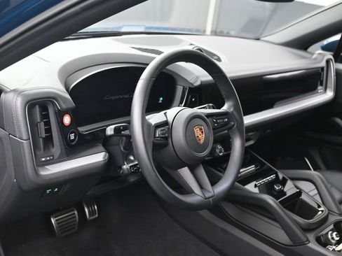 New 2025 Porsche Cayenne S image 5