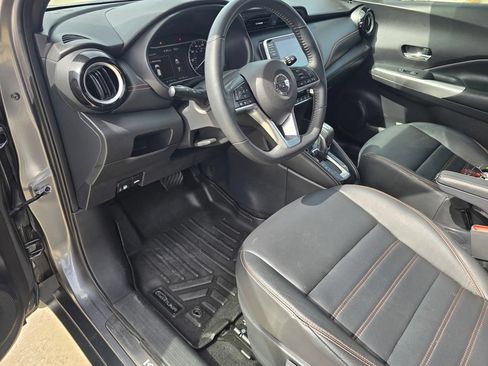 Used 2020 Nissan Kicks SR w/ SR Premium Package FWD image 20
