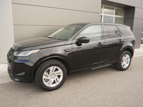 Used 2025 Land Rover Discovery Sport S image 3