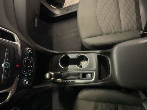 Used 2019 Chevrolet Equinox LT AWD/4WD image 40