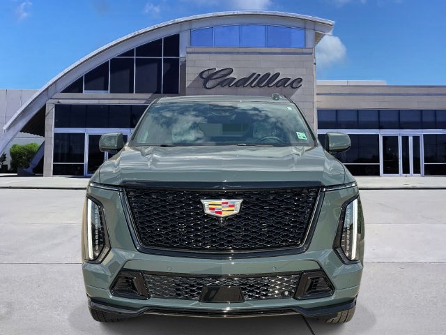 Used 2025 Cadillac Escalade ESV V AWD/4WD image 2