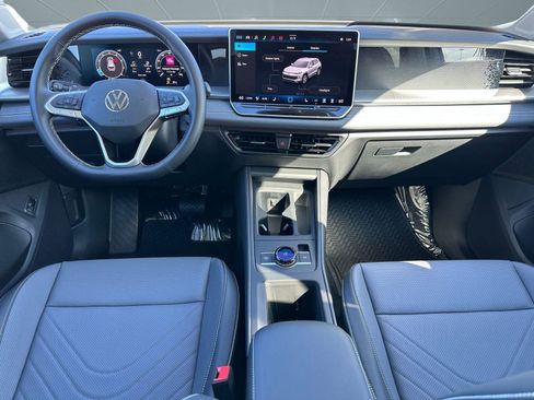 New 2026 Volkswagen Tiguan SE image 4