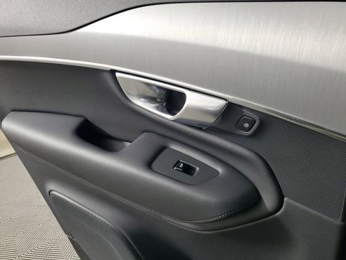 Certified 2025 Volvo XC90 B5 Core AWD/4WD image 19