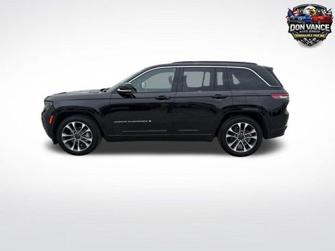 Used 2025 Jeep Grand Cherokee Overland w/ Luxury Tech Group IV AWD/4WD image 2
