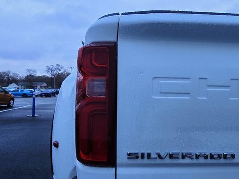 Used 2024 Chevrolet Silverado 3500 LT image 13