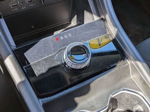 Used 2024 Jeep Grand Cherokee L Laredo image 15