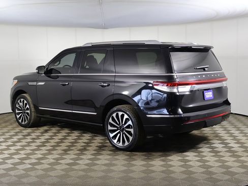 Used 2022 Lincoln Navigator Reserve AWD/4WD image 15