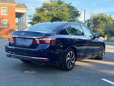 Used 2017 Honda Accord EX image 6