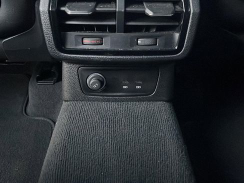 Used 2025 Audi Q3 2.0T Premium image 23