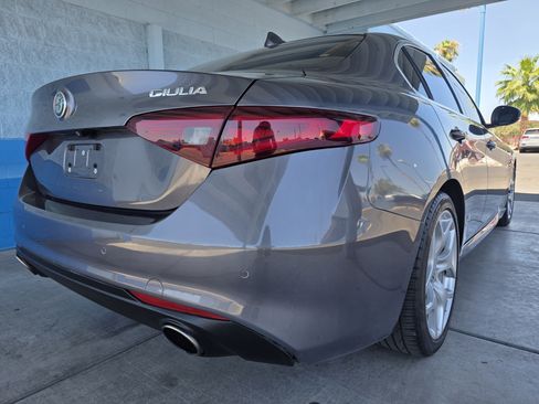 Used 2019 Alfa Romeo Giulia Ti RWD image 3