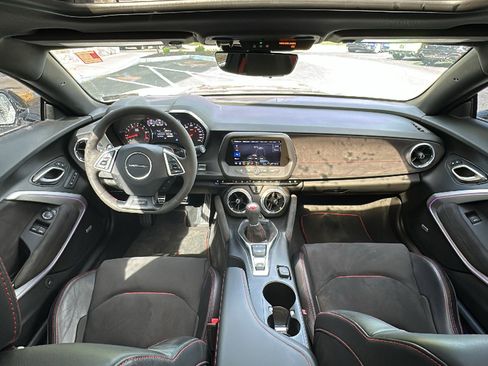 Used 2019 Chevrolet Camaro ZL1 image 27