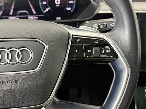 Used 2022 Audi e-tron Premium image 28