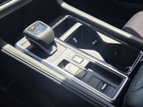 Used 2024 Nissan Pathfinder SV w/ SV Premium Package FWD image 19