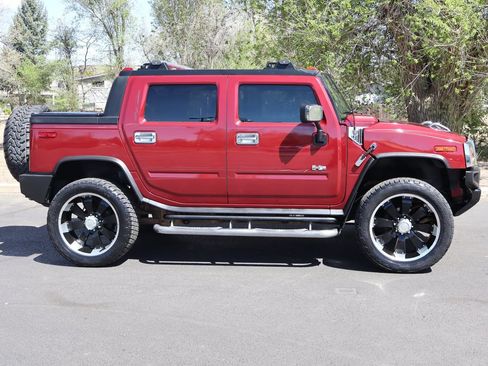 Used 2005 HUMMER H2 SUT w/ Preferred Equipment Group AWD/4WD image 3