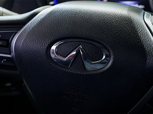 Used 2019 INFINITI Q60 3.0t Luxe w/ Essential Package image 28