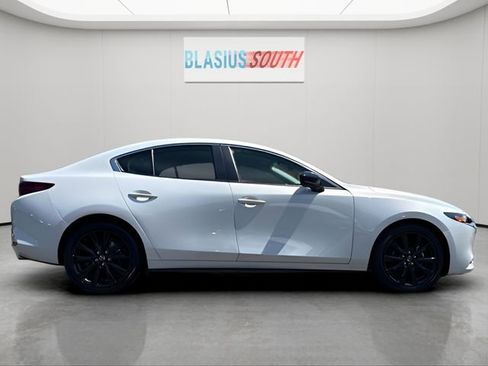 Used 2024 MAZDA MAZDA3 s FWD image 2