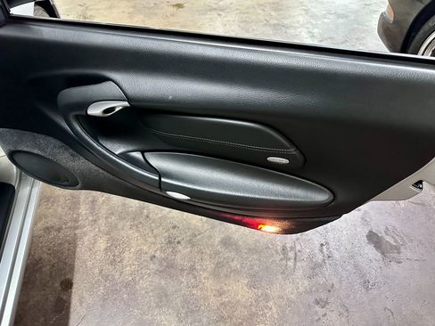 Used 2000 Porsche 911 Cabriolet image 25