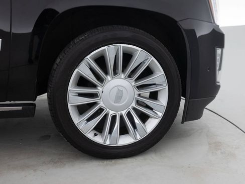 Used 2017 Cadillac Escalade Platinum AWD/4WD image 19