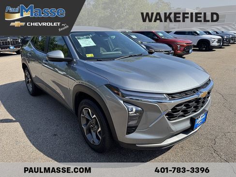 Certified 2024 Chevrolet Trax LT w/ Driver Confidence Package FWD image 3