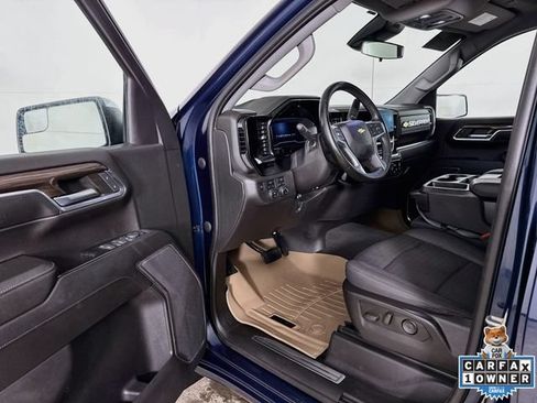 Used 2023 Chevrolet Silverado 1500 LT AWD/4WD image 3