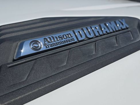 Used 2023 Chevrolet Silverado 2500 LTZ AWD/4WD image 12