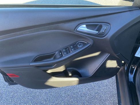 Used 2018 Ford Focus SE image 11