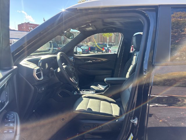 Used 2025 Chevrolet TrailBlazer ACTIV w/ Convenience Package AWD/4WD image 10