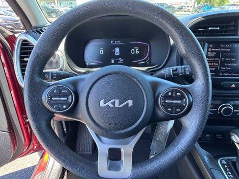 Used 2023 Kia Soul LX w/ Option Group 015 FWD image 21