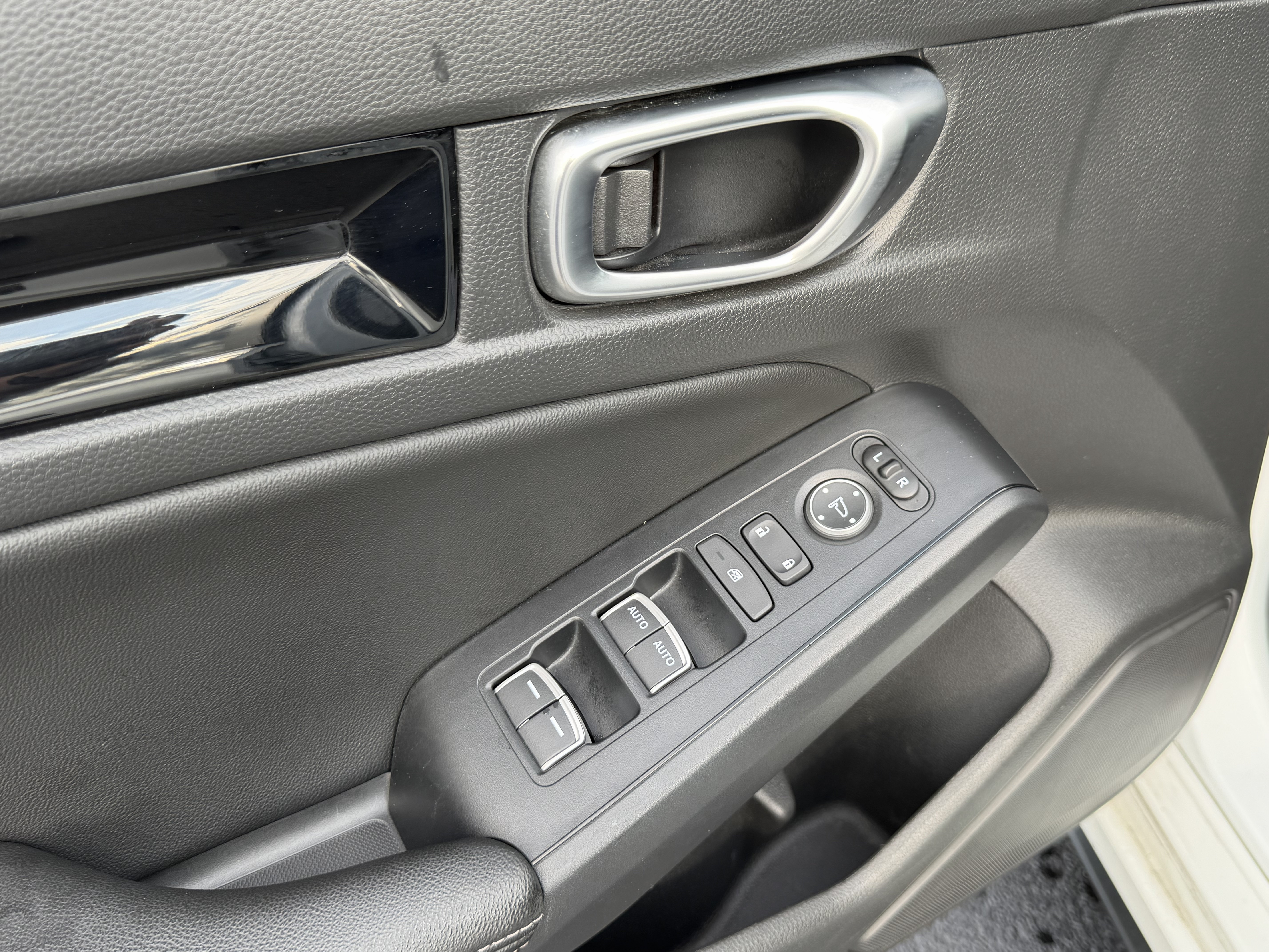 Used 2024 Honda Civic EX-L image 22