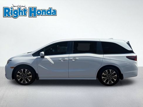 New 2026 Honda Odyssey Elite image 3