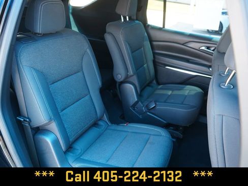 Used 2025 Chevrolet Traverse LT FWD image 22