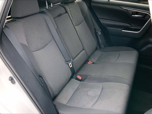 Used 2021 Toyota RAV4 XLE FWD image 19
