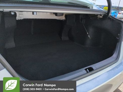 Used 2018 Toyota Camry XLE FWD image 28