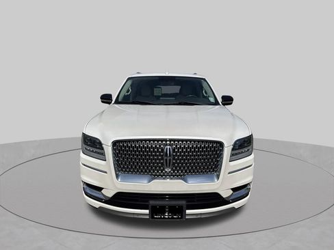 Used 2018 Lincoln Navigator Select RWD image 9