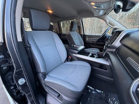 Used 2019 RAM 2500 Big Horn image 28