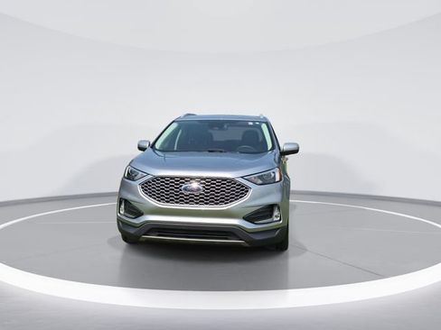 Used 2024 Ford Edge SEL w/ Convenience Package AWD/4WD image 3