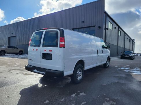Used 2021 Chevrolet Express 2500 RWD 2500 155 image 3