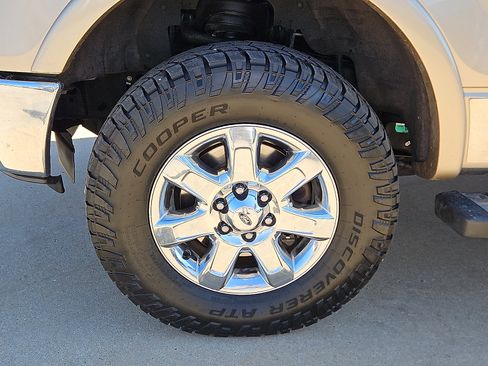 Used 2014 Ford F150 Lariat w/ Equipment Group 502A Luxury image 5