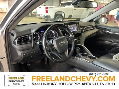 Used 2023 Toyota Camry SE image 7