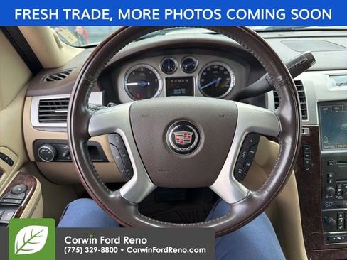Used 2010 Cadillac Escalade AWD image 14