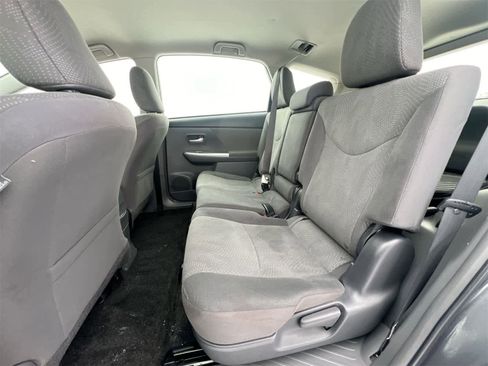 Used 2014 Toyota Prius V Three image 19