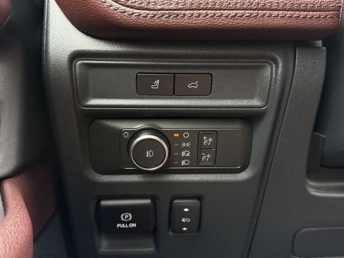 Used 2022 Ford Expedition Limited AWD/4WD image 25
