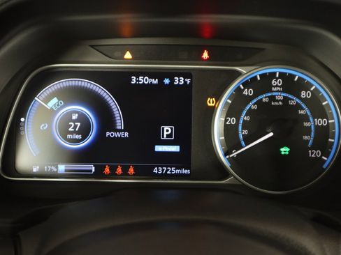 Used 2022 Nissan Leaf SV w/ Protection Package image 16