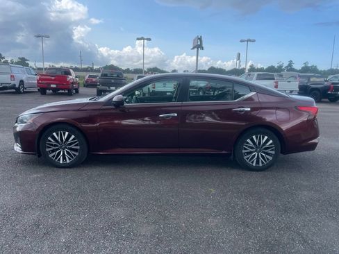 Used 2023 Nissan Altima 2.5 SV FWD image 5