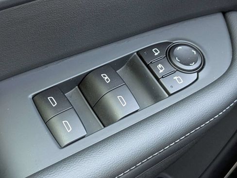 Used 2025 Buick Enclave Preferred FWD image 25