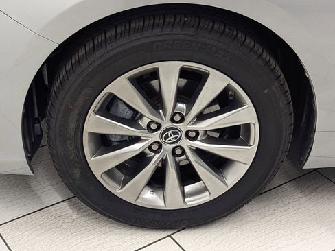 Used 2017 Toyota Camry XSE image 9