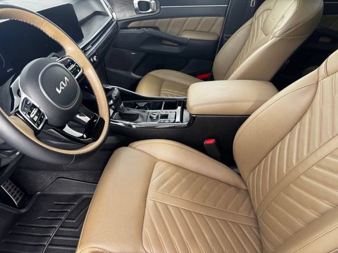 Used 2024 Kia Sorento SX Prestige w/ Olive Brown Leather Package AWD/4WD image 13