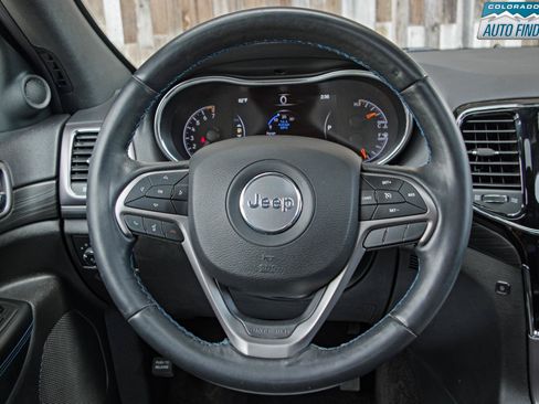 Used 2019 Jeep Grand Cherokee Laredo AWD/4WD image 13