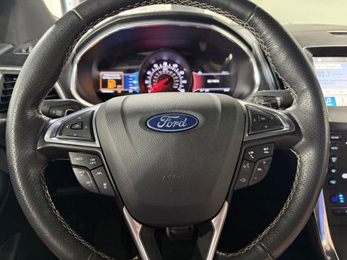 Used 2019 Ford Edge ST w/ Equipment Group 401A AWD/4WD image 11